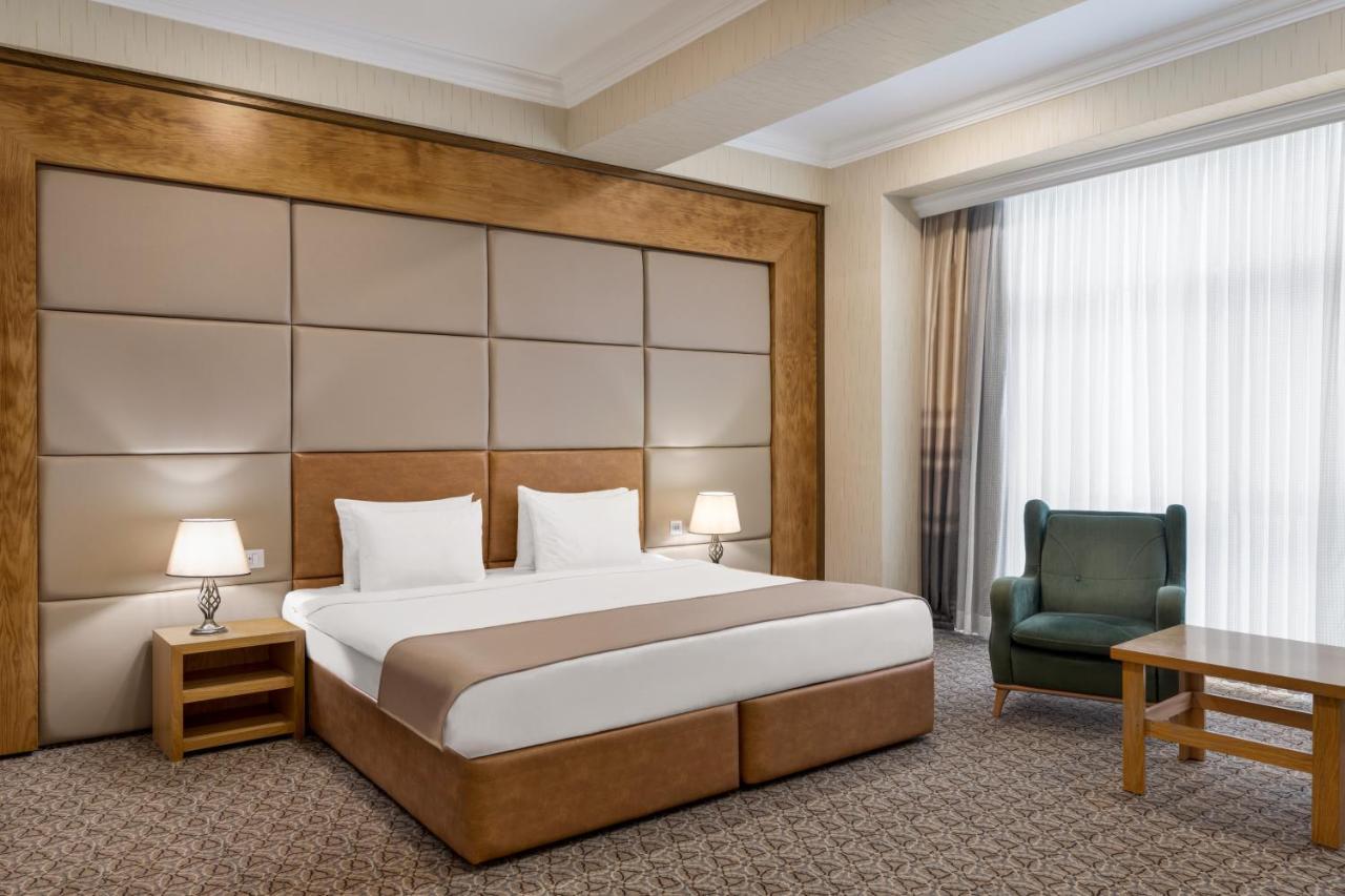 ホテル Wyndham バクー エクステリア 写真