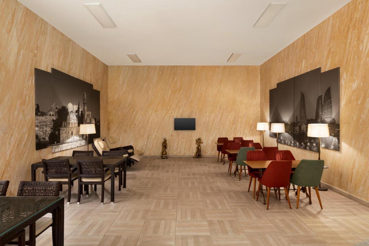 ホテル Wyndham バクー エクステリア 写真