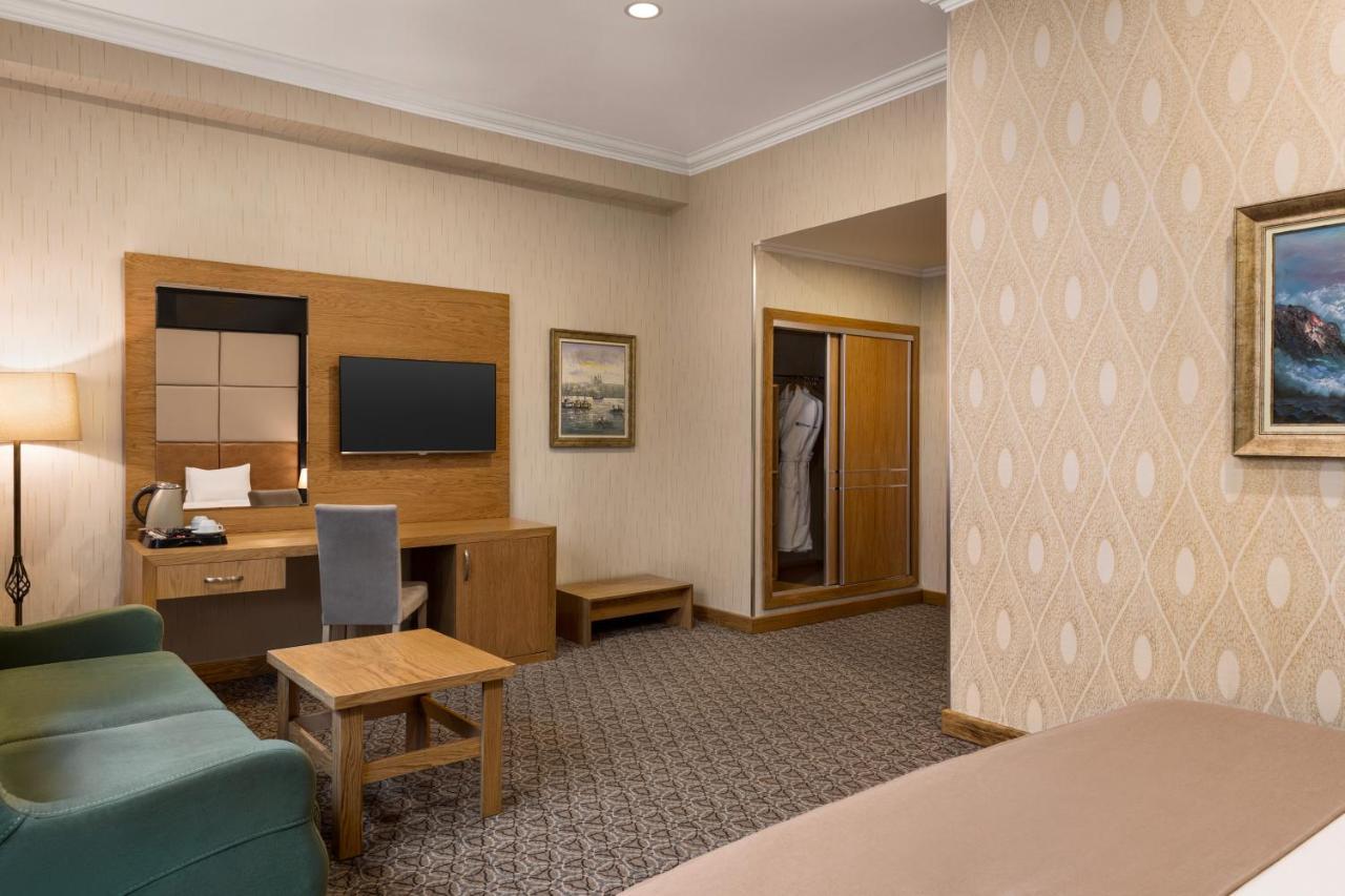ホテル Wyndham バクー エクステリア 写真