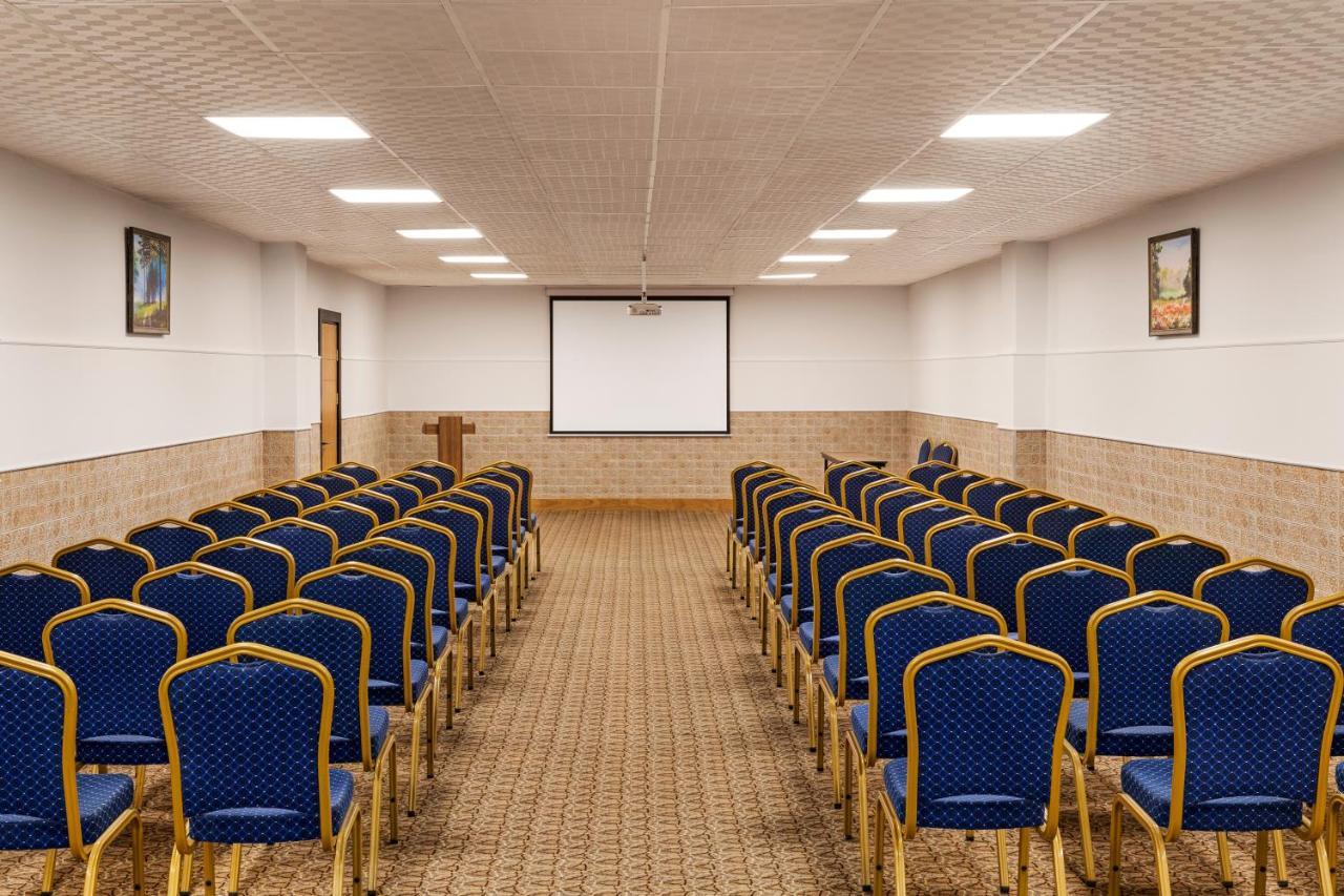 ホテル Wyndham バクー エクステリア 写真