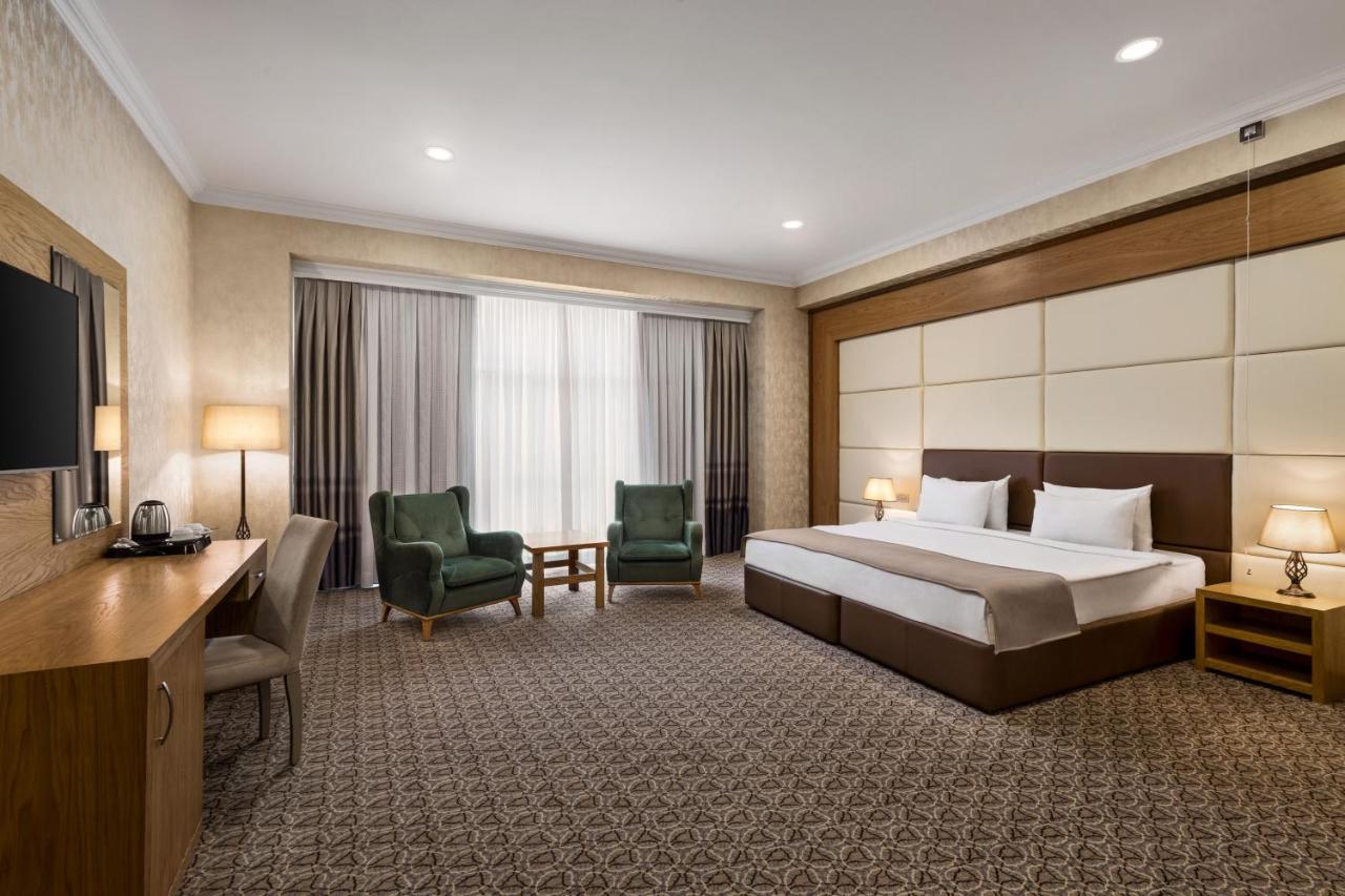 ホテル Wyndham バクー エクステリア 写真
