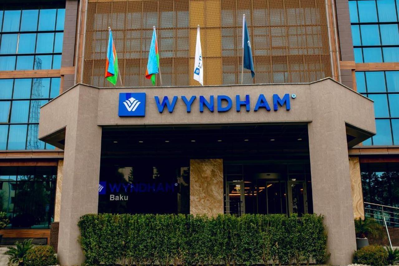 ホテル Wyndham バクー エクステリア 写真